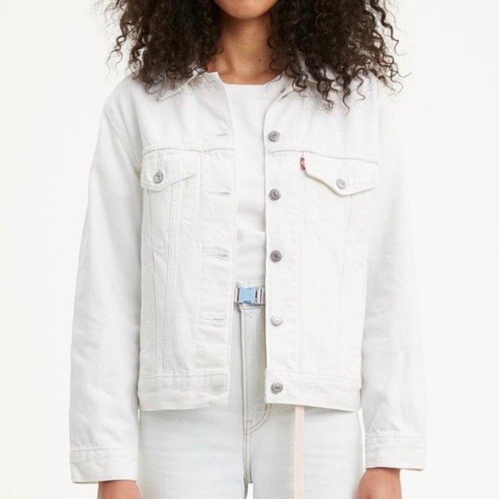 Levi Denim Trucker Jacket NWT